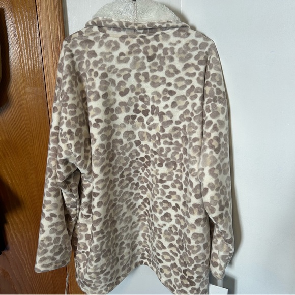 HUE Cream and Brown robe Cozy Fleece cover up - Picture 9 of 16
